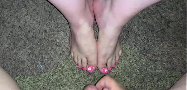  Cum on sexy pink toes (Feet Cumshot) 2